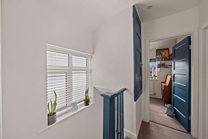 3 Bedroom End Terrace House For Sale In Browning Avenue, Worcester Park, KT4