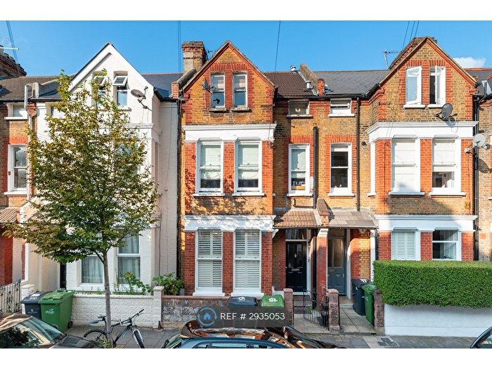 1 Bedroom Flat To Rent In Kenwyn Road, London, SW4