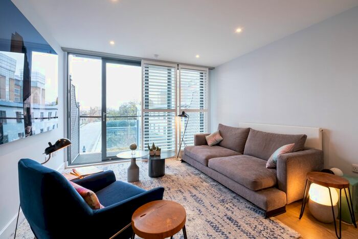 2 Bedroom Flat To Rent In Fulham Road, London, SW10