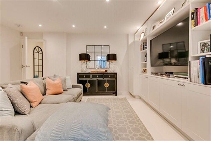 1 Bedroom Detached House To Rent In Rozel Road, Clapham Town, SW4