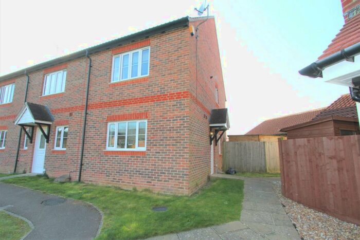 2 Bedroom House To Rent In Ash Close, Littlehampton, BN17