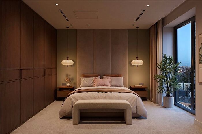 1 Bedroom Flat For Sale In Kensington, West Cromwell Road, London, W14