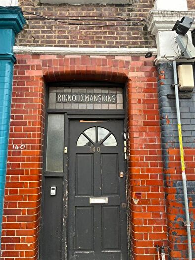 2 Bedroom Flat To Rent In Stoke Newington Church Street, London, N16