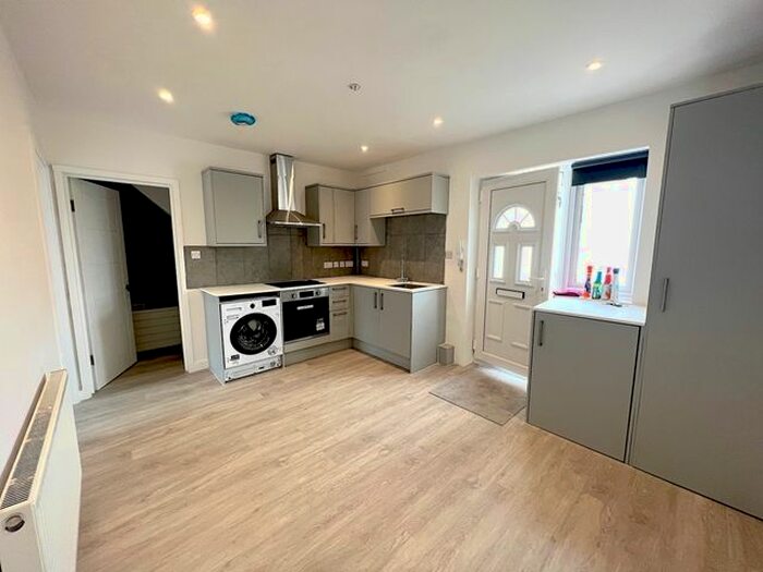 1 Bedroom Flat To Rent In Boundary Road, Hove, BN3