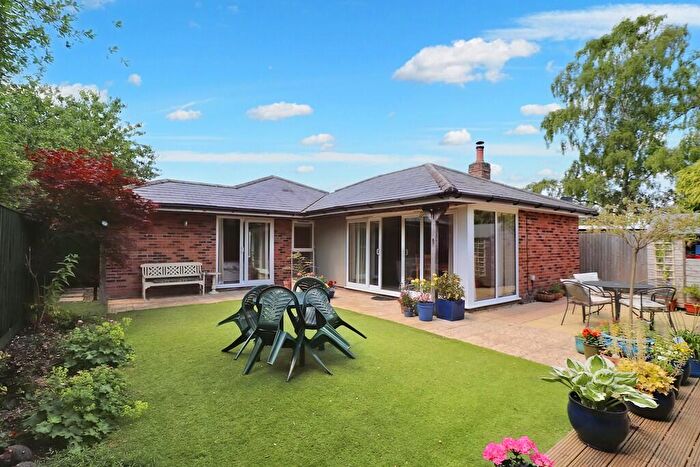2 Bedroom Detached Bungalow To Rent In Upper St Helens Road, Hedge End, SO30