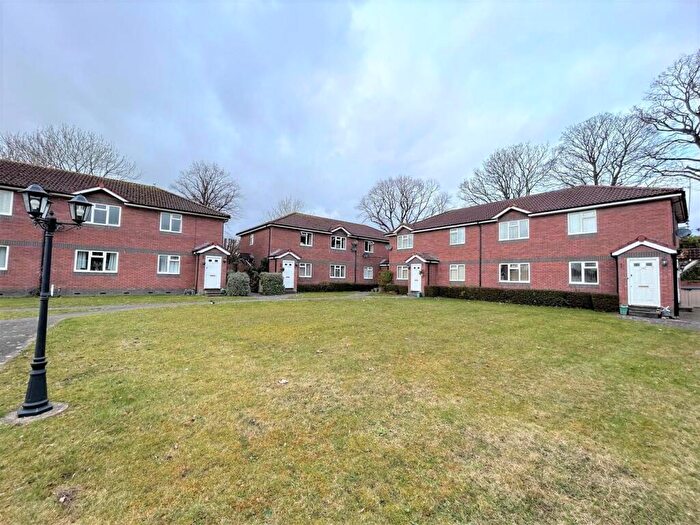 2 Bedroom Apartment To Rent In Westbourne Court, Penarth, CF64