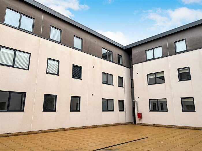 1 Bedroom Flat To Rent In Bingley Road, Bradford, BD9