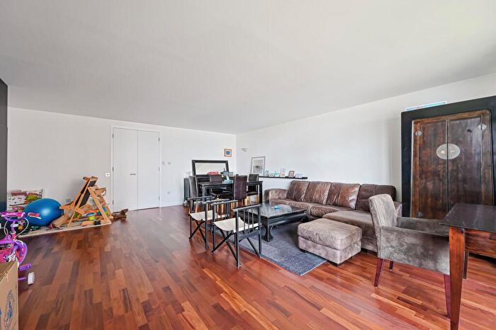 2 Bedroom Apartment For Sale In New Providence Wharf, Fairmont Avenue, E14