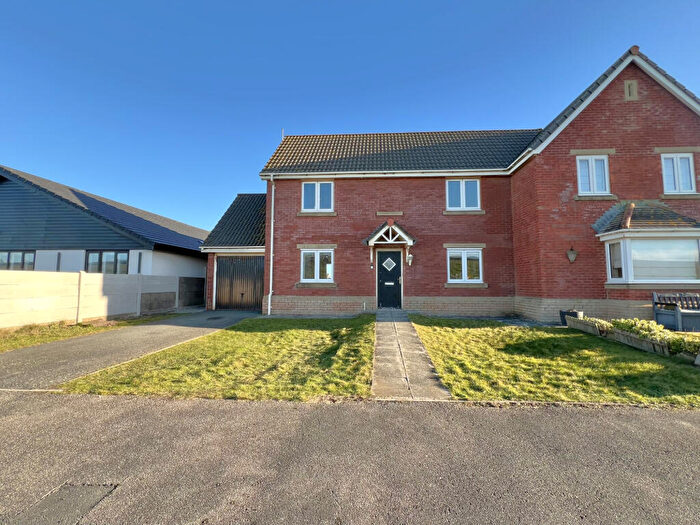 3 Bedroom Semi Detached House For Sale In Fairway, Fleetwood, FY7