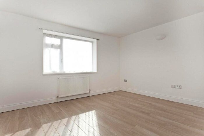 1 Bedroom Flat To Rent In Verney Road, South Bermondsey, London, SE16
