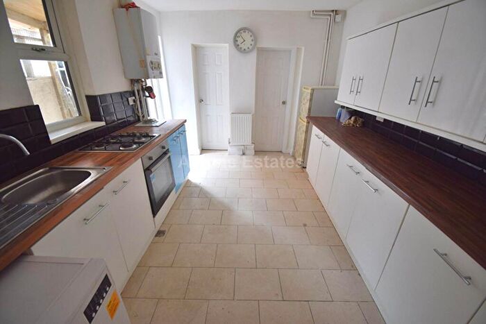 4 Bedroom Terraced House To Rent In West Hill, Reading, RG1