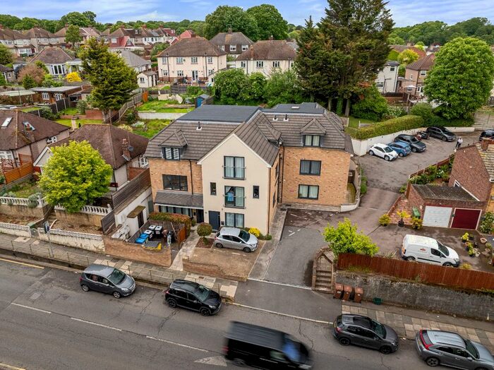 2 Bedroom Flat For Sale In Ash Court, Watling Street, Bexleyheath, Kent, DA6