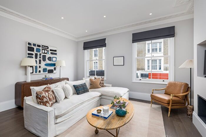 3 Bedroom Flat To Rent In Portobello Road, Notting Hill, London, United Kingdom, W10