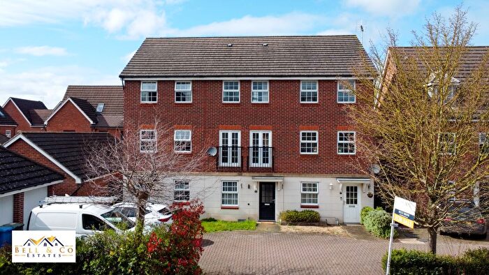 3 Bedroom Town House For Sale In Monks Way, Shireoaks, Worksop, S81