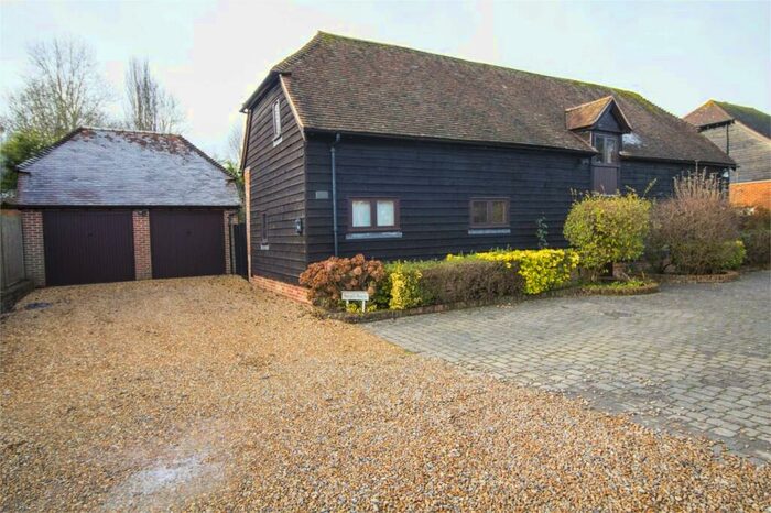 3 Bedroom Detached House To Rent In Palace Gate Farm, Odiham, RG29
