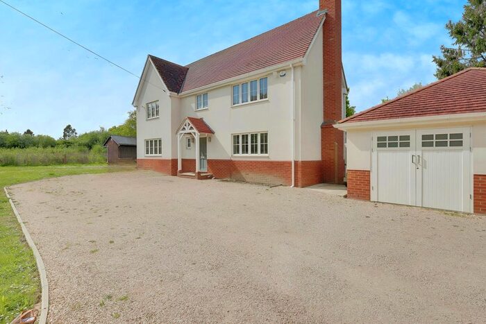 5 Bedroom Detached House To Rent In Rectory Road, Hockley, SS5