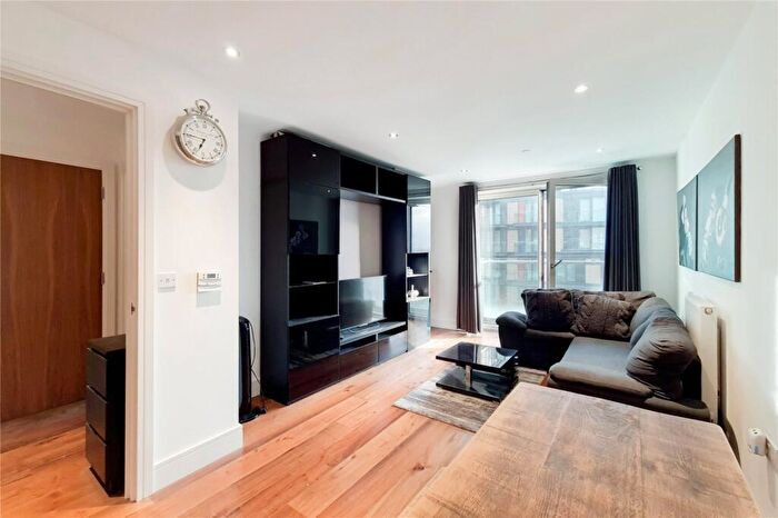 1 Bedroom Flat To Rent In Duckman Tower, Lincoln Plaza, E14