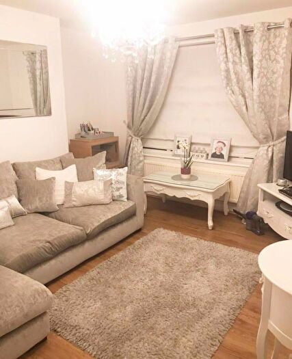 2 Bedroom Maisonette To Rent In Croft Close, Chislehurst, BR7