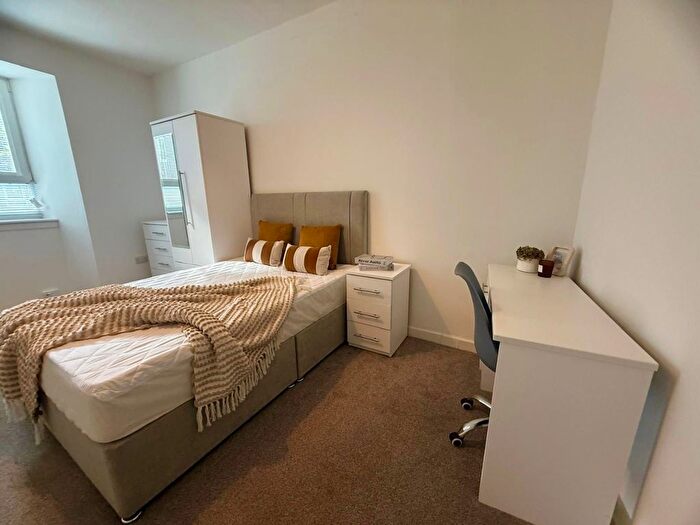 3 Bedroom Flat To Rent In Polepark Road, West End, Dundee, DD1