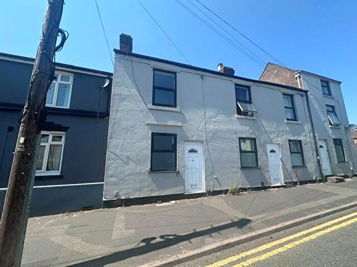 2 Bedroom House To Rent In Stourbridge Road, DY10
