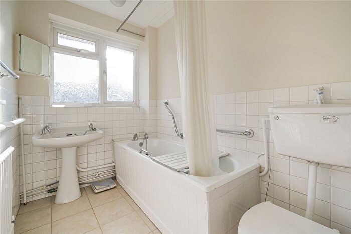2 Bedroom Flat For Sale In Cranes Park Crescent, Surbiton, KT5