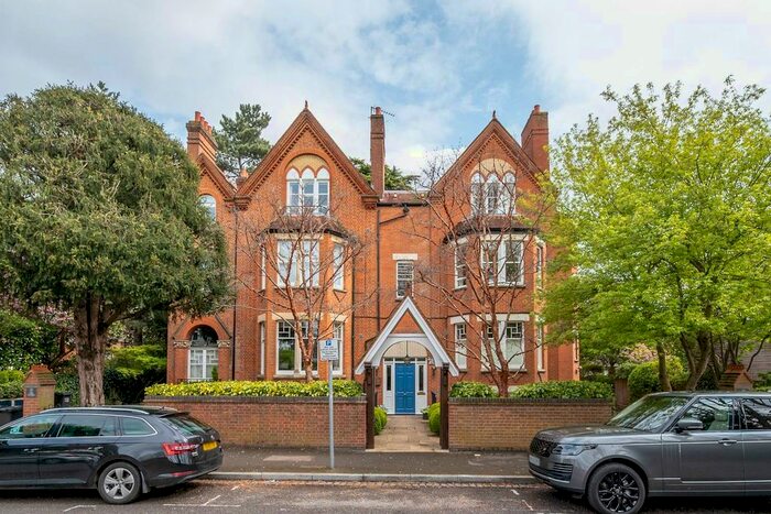 2 Bedroom Maisonette To Rent In The Grange, Wimbledon Village, London, SW19