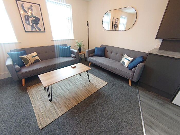 5 Bedroom Flat To Rent In Flat, Boaler Street, Liverpool, L6