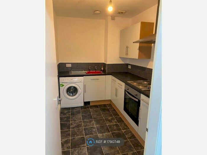 1 Bedroom Flat To Rent In Bury Road, Bolton, BL2