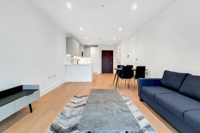 1 Bedroom Flat To Rent In Jasmine House, Brentford, Middlesex, TW8