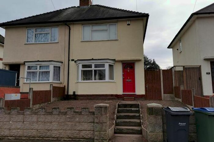 3 Bedroom Semi-Detached House To Rent In Johnson Road, Wednesbury, West Midlands, WS10