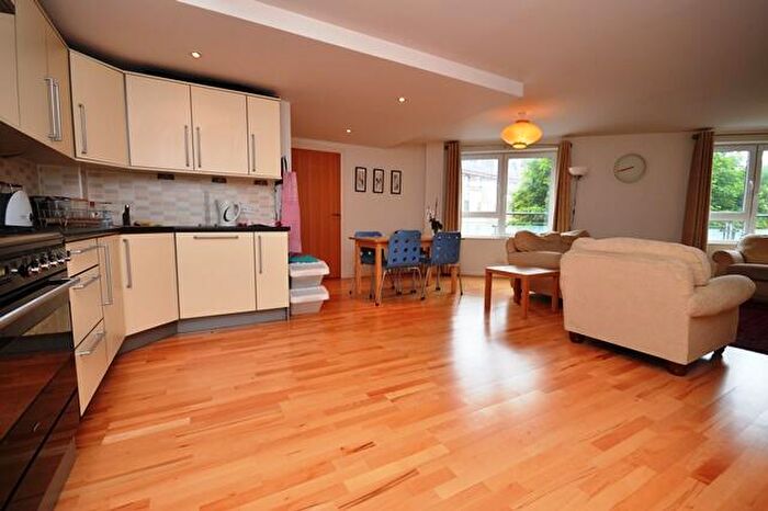 2 Bedroom Flat To Rent In L – West Tollcross, Edinburgh, EH3