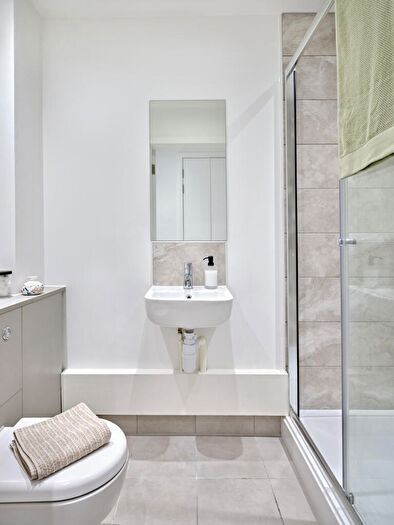 2 Bedroom Flat To Rent In Oxbow, Stephenson House, M5