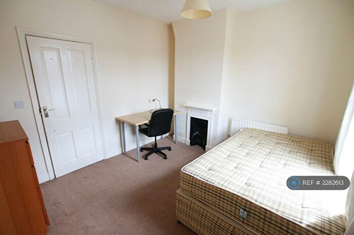 4 Bedroom Terraced House To Rent In Grange Avenue, Reading, RG6