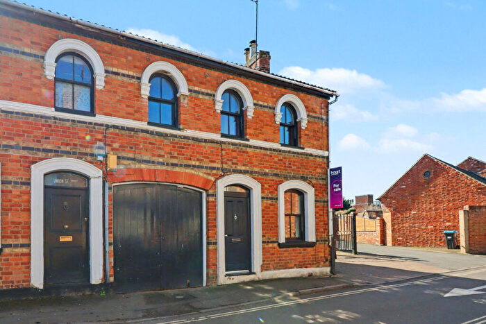 3 Bedroom Character Property For Sale In Union Street, Newport Pagnell, MK16