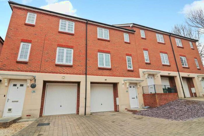 3 Bedroom Town House To Rent In Normandy Way, Singleton, Ashford, TN23