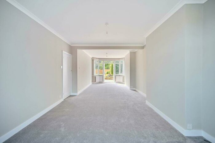 3 Bedroom Semi-Detached House To Rent In Malden Way, New Malden, KT3