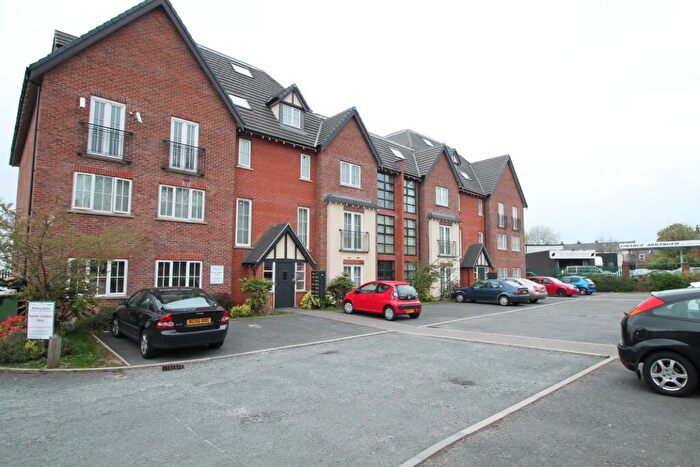 2 Bedroom Flat To Rent In Lyme Place, King Street, Dukinfield, SK16