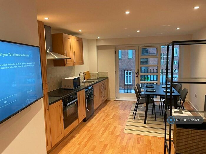 1 Bedroom Flat To Rent In Wilton Place, Salford, M3