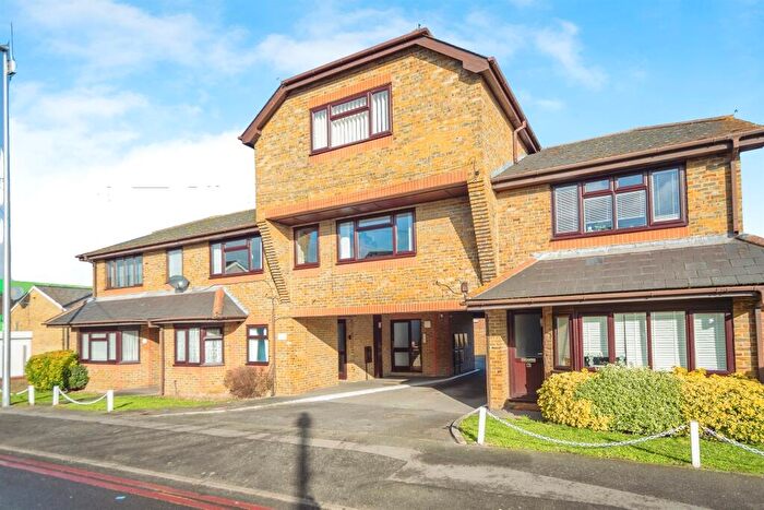 1 Bedroom Flat For Sale In High Street, Rainham, Gillingham, ME8