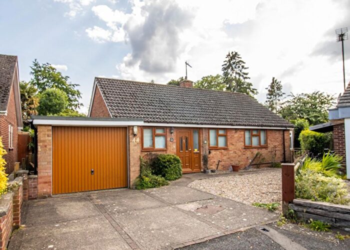 3 Bedroom Detached Bungalow For Sale In Harding Way, Cambridge, CB4