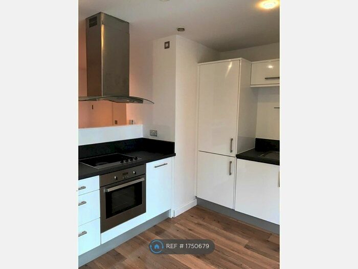 2 Bedroom Flat To Rent In Porter Brook House, Sheffield, S11