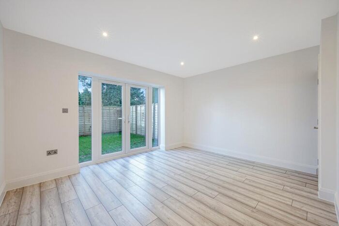 4 Bedroom House To Rent In Pinecoat Drive, CR8