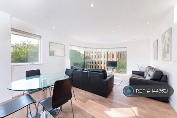 2 Bedroom Flat To Rent In Holloway Road, London, N7