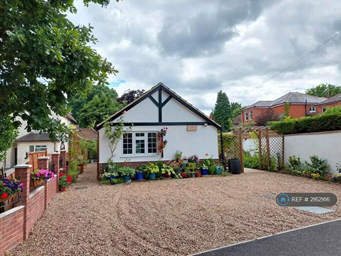 1 Bedroom Bungalow To Rent In The Avenue, Camberley, GU15