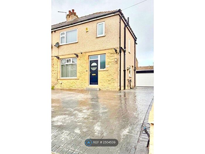 3 Bedroom Semi-Detached House To Rent In Denbrook Crescent, Bradford, BD4