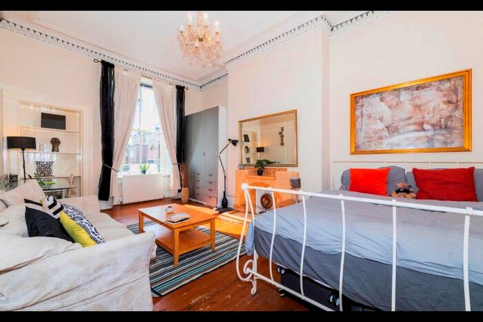 9 Bedroom House Of Multiple Occupation To Rent In Granville Street, Glasgow, G3