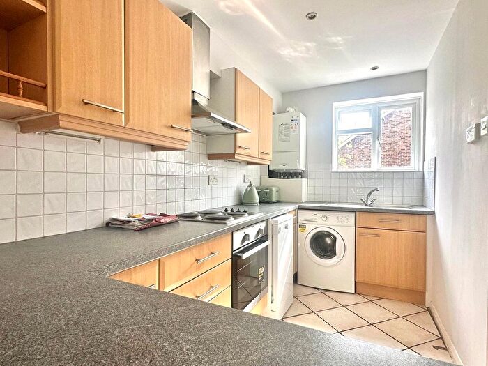 2 Bedroom Maisonette To Rent In Radcliffe Square, London, SW15