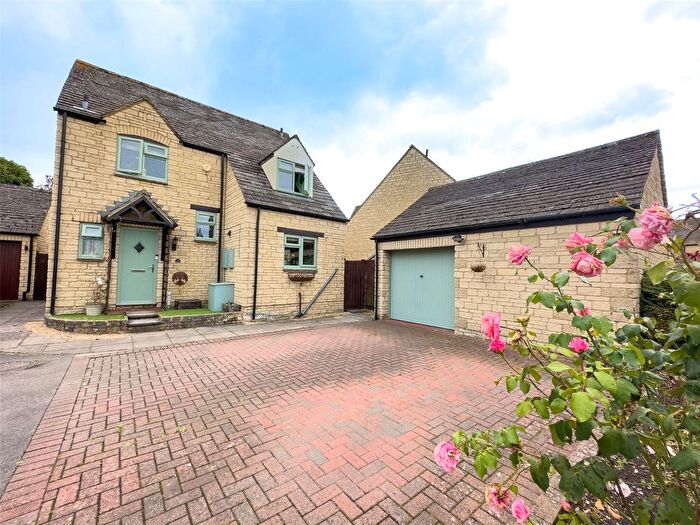 3 Bedroom Detached House To Rent In Westcote Close, Witney, Oxfordshire, OX28