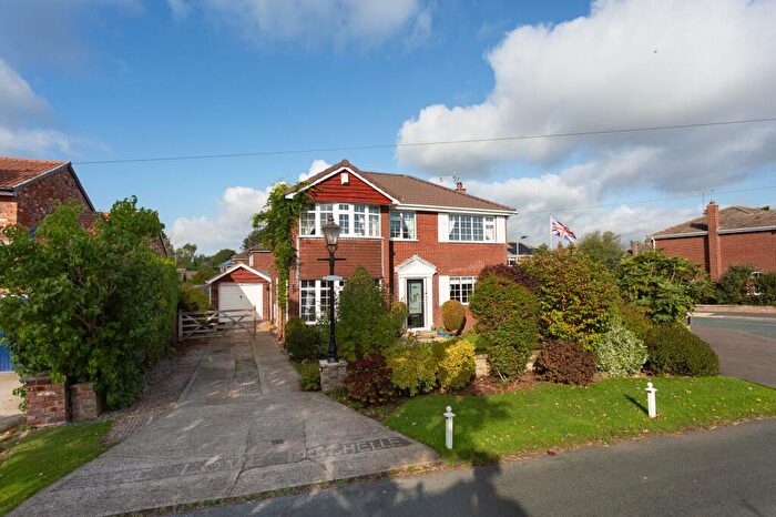 4 Bedroom Detached House For Sale In Turnpike Lane, Bickerton, LS22