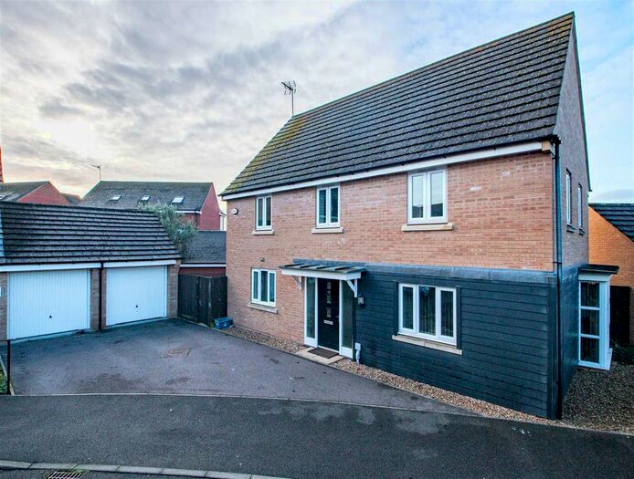 4 Bedroom Detached House To Rent In Launceston Drive, Broughton, Milton Keynes, MK10